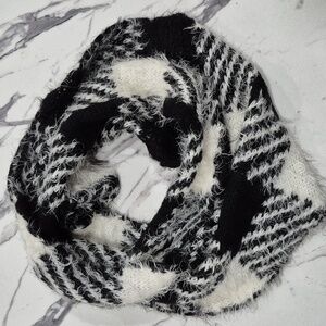 Steve Madden Fuzzy Knit Infinity Scarf, Black & White Graphic Plaid